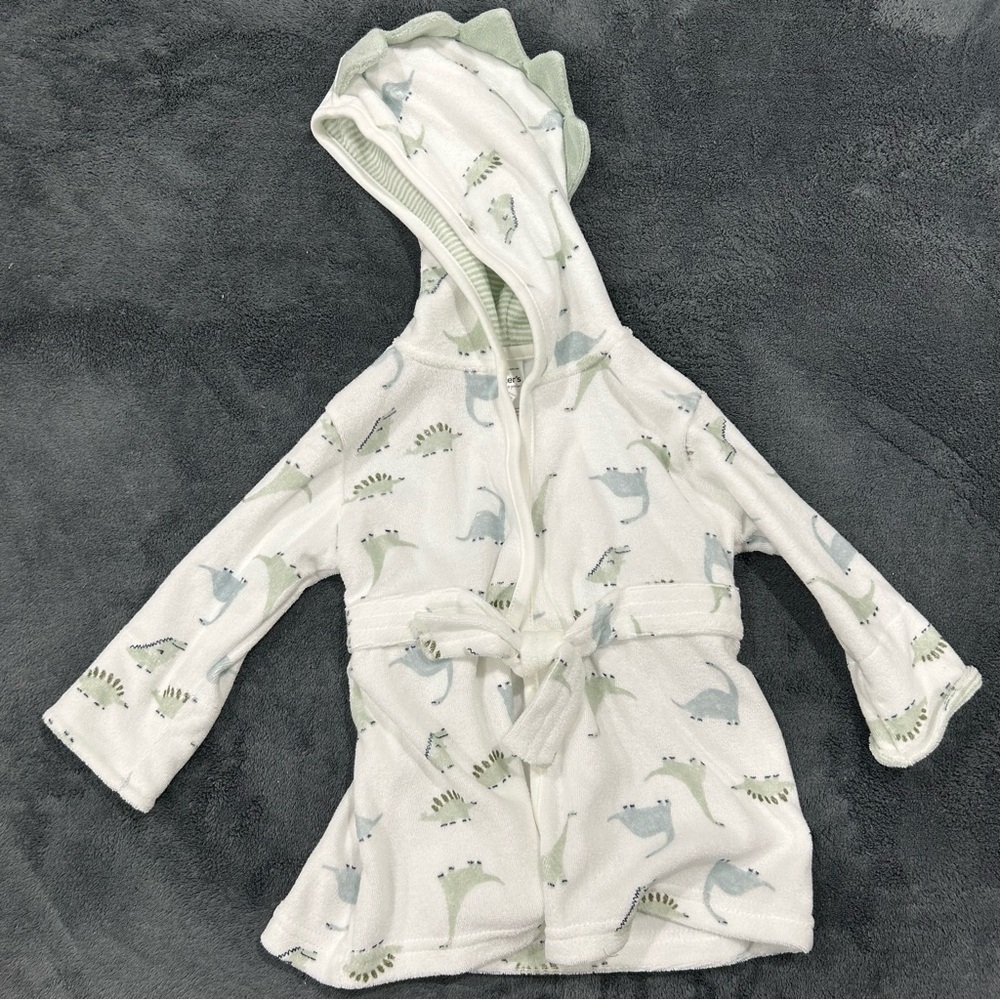Carter’s| baby robe